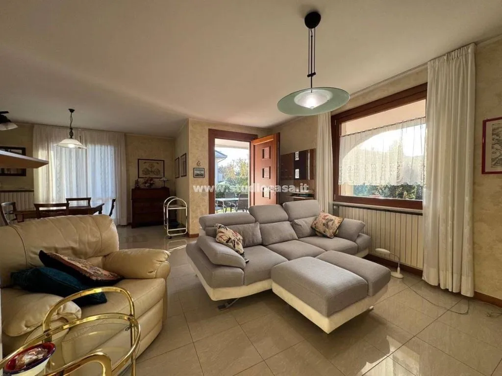 Elutuba - Luxury Villa with Private Garden in Mapello