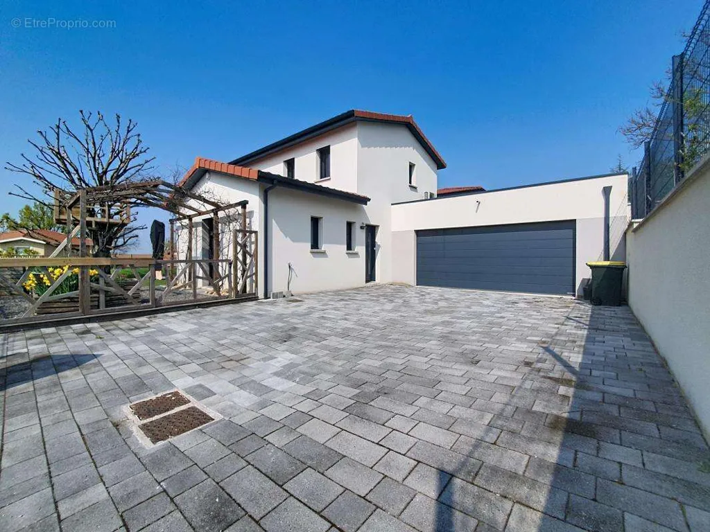 Extérieur - Maison contemporaine avec piscine à Mions