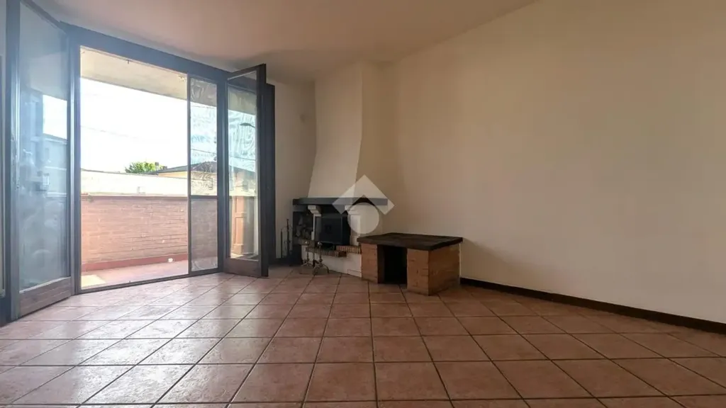 Terrasse - Apartment with Triple Exposure in Gattatico