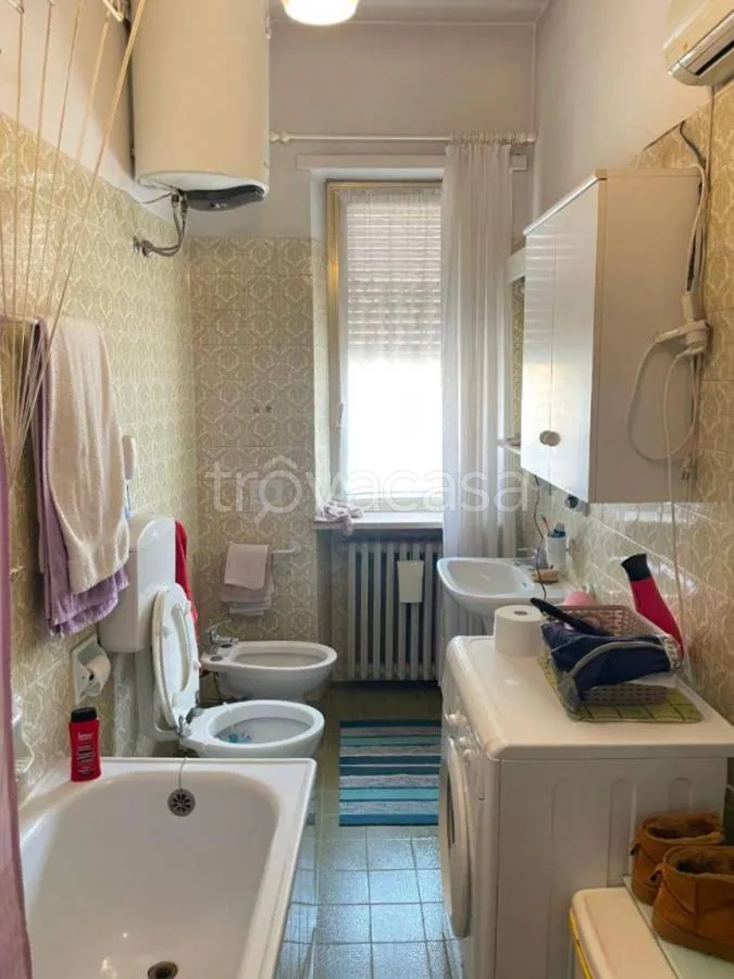Bagni - Central Trilocale with Balcony in Caramagna Piemonte