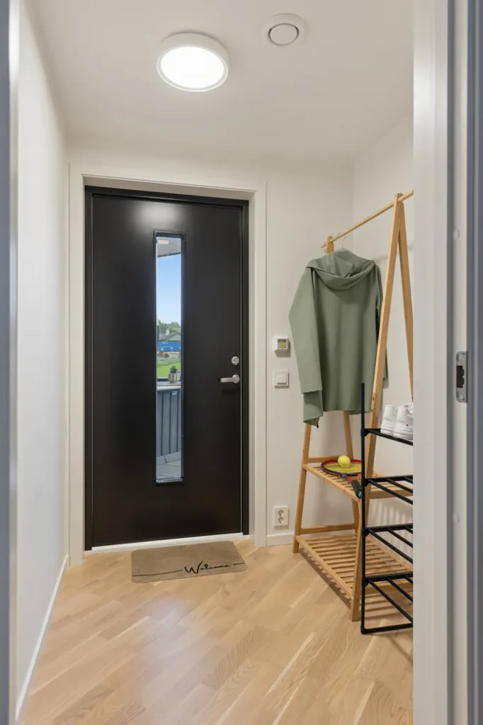 Hallway - Modern Flat with Lift and Garage in Karmøy