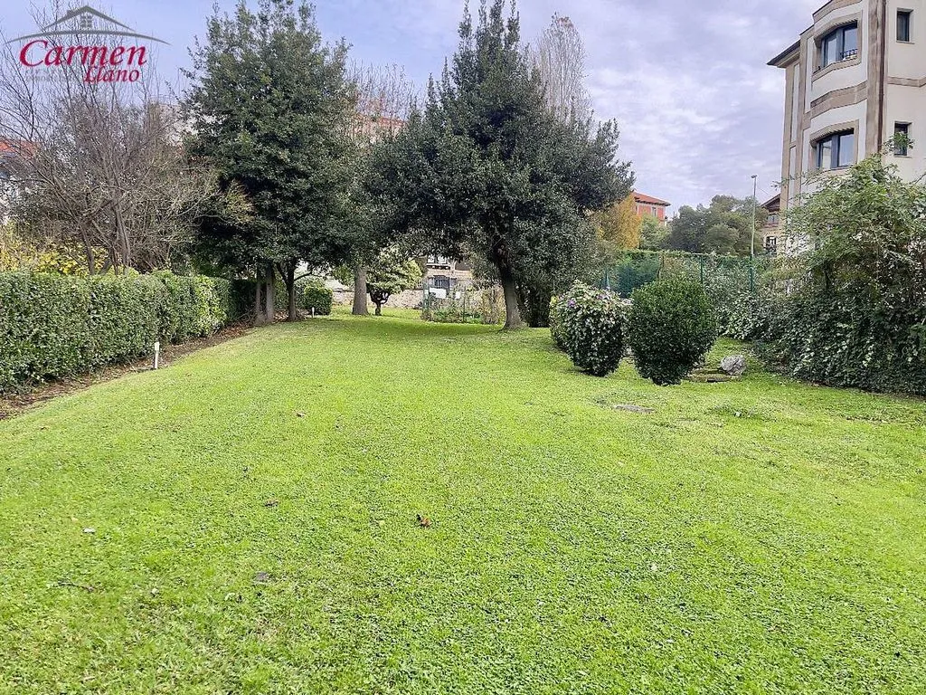 Aed - Spacious Apartment with Terrace in Neguri