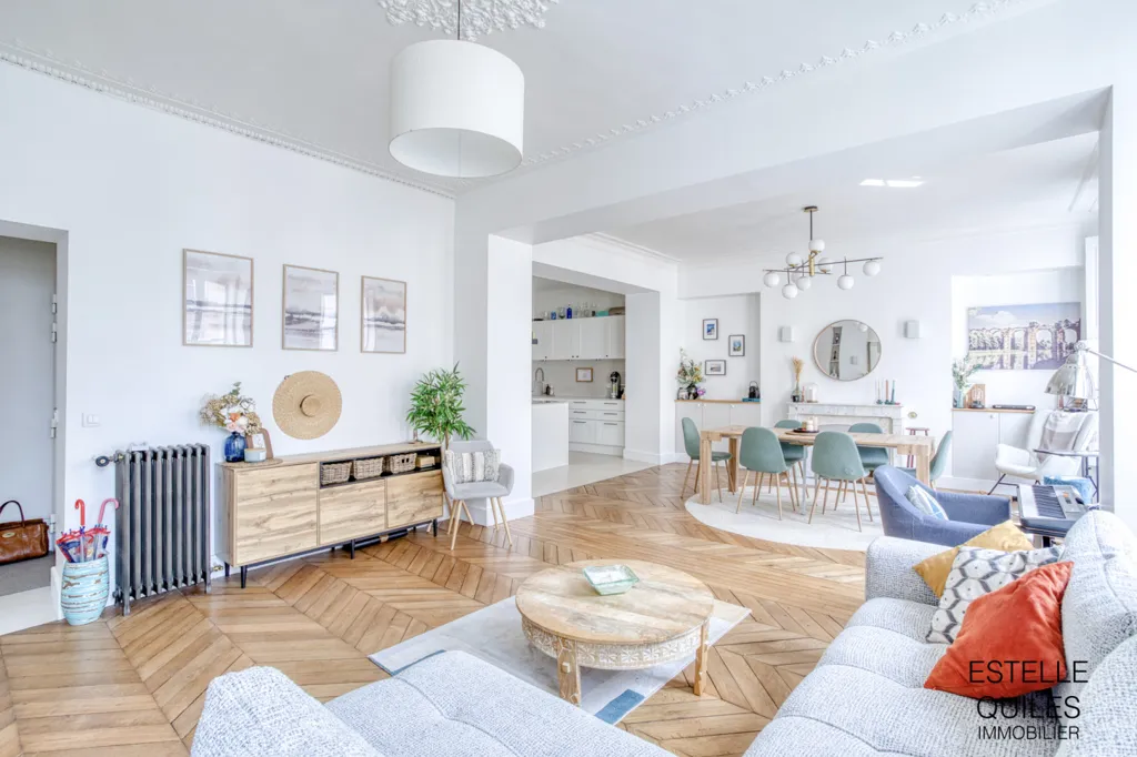 Living Room - Historic 5-Piece Apartment in Versailles