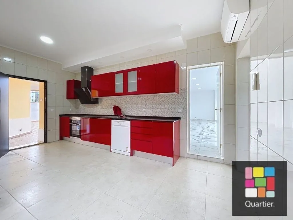 Cuisine - Luxury House with Pool in Santo Antonio da Romeira