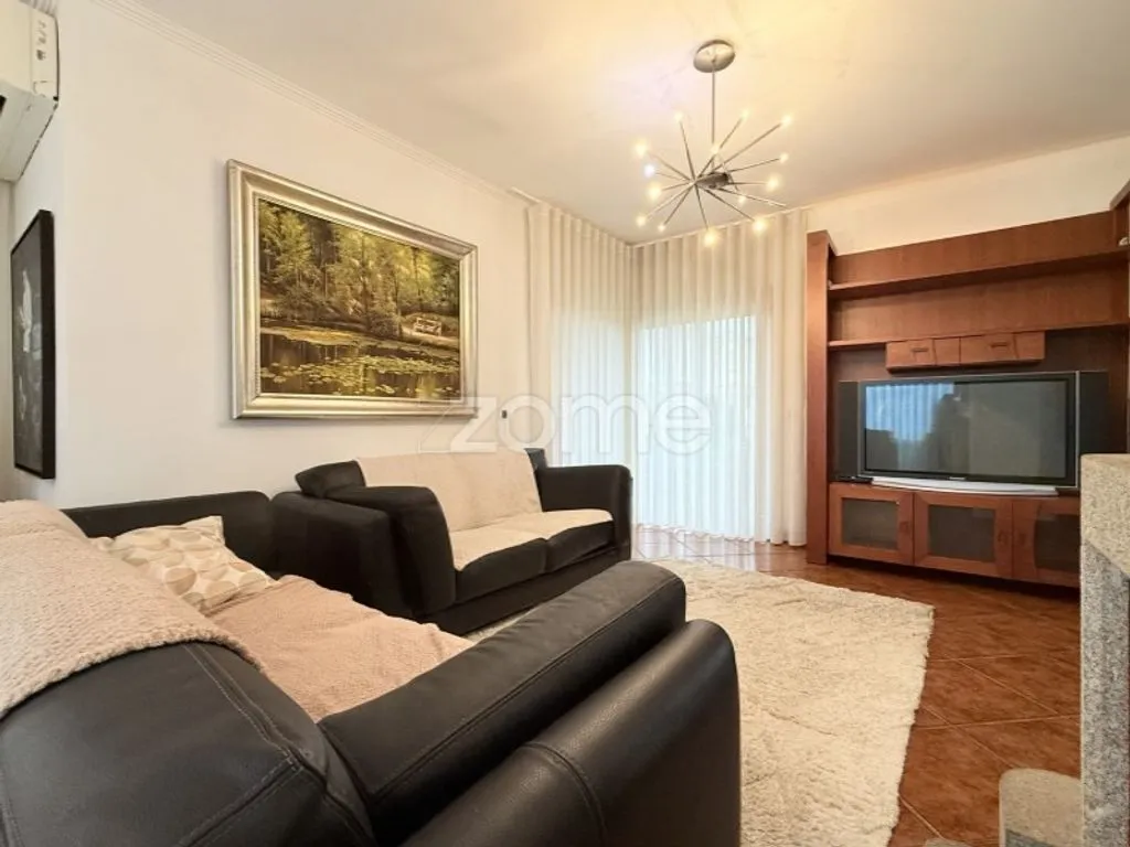 Elutuba - Luxury House with Garage in Brito, Guimarães