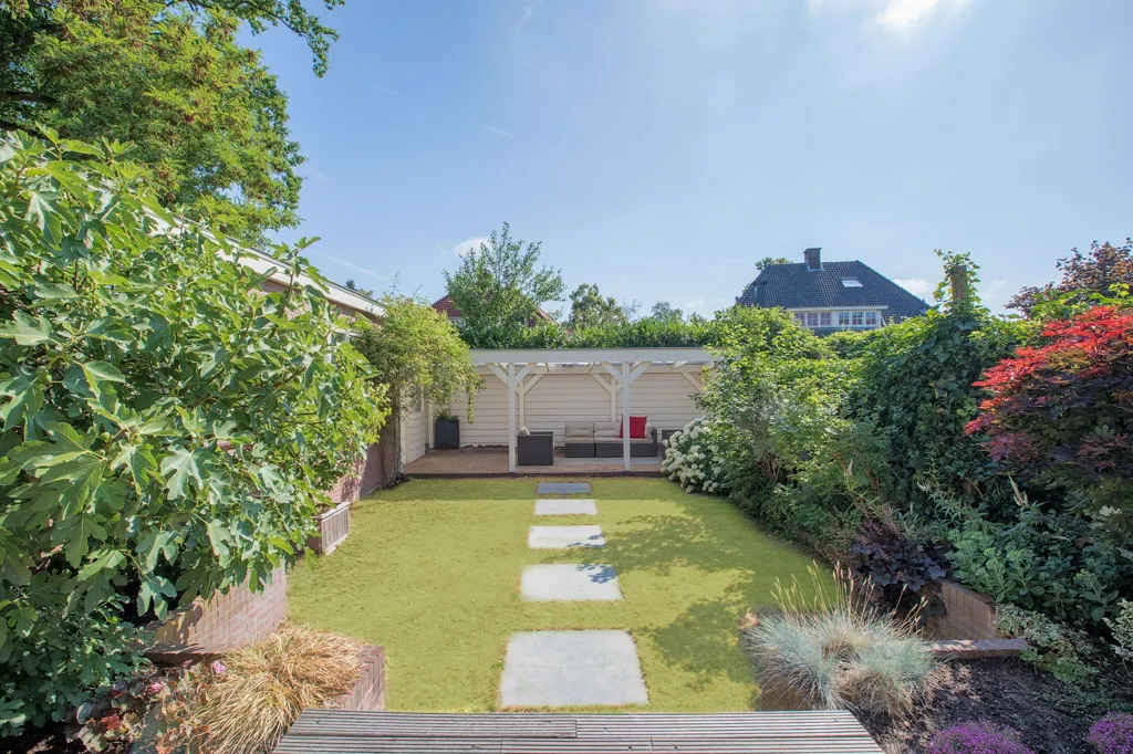 Aed - Semi-detached House with Office Space in Arnhem