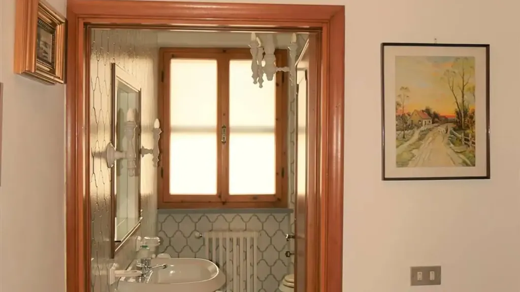 Salles de bain - Bifamiliar Villa with Garden in Rosignano Solvay