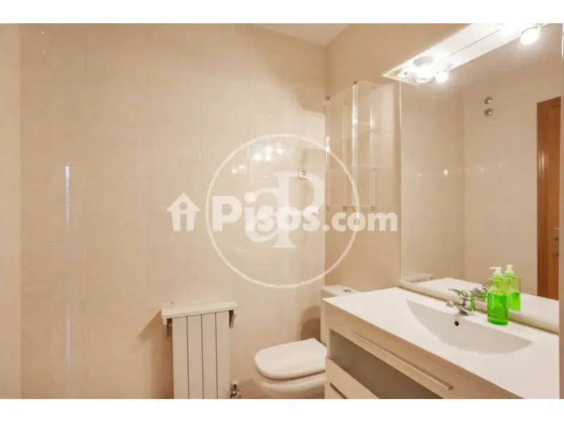 Vannitoad - Semi-detached Chalet with Terrace in Barajas