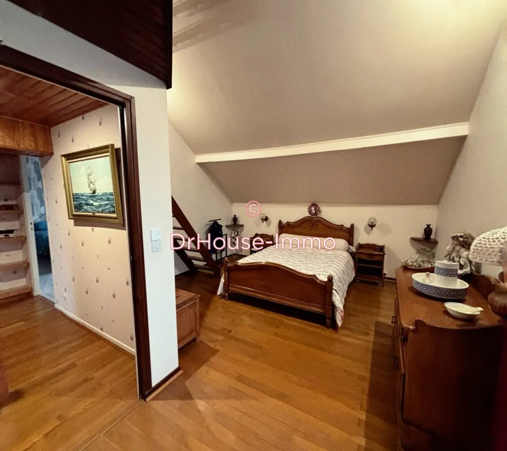 Magamistoad - 6-Piece House with Garden in Limay