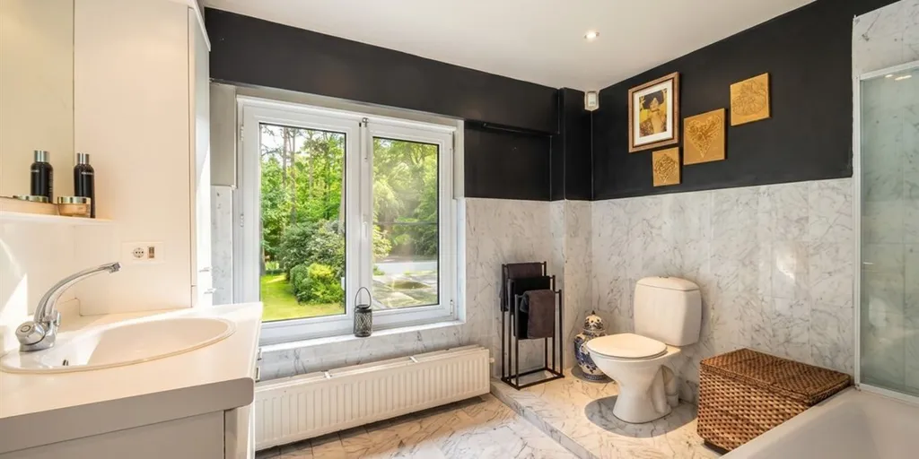 Salles de bain - Villa avec Jardin à Kalmthout, Proche d'un Natuurdomein