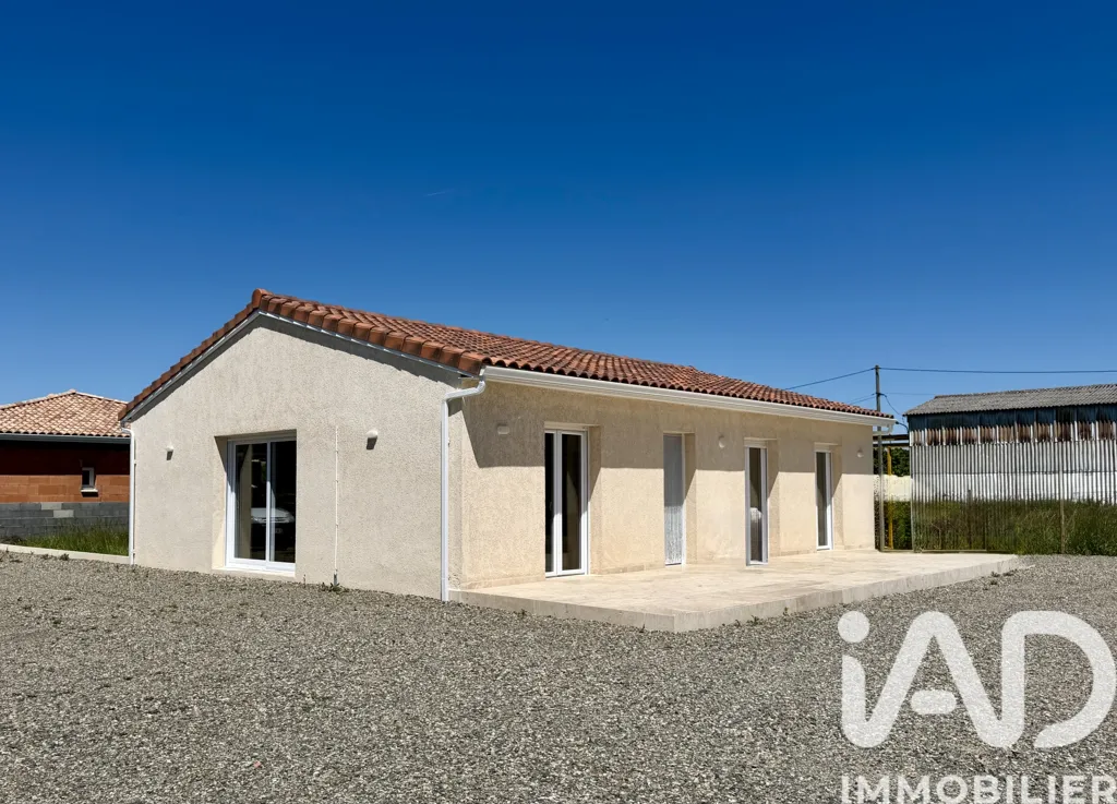 Extérieur - Maison de Plain-Pied avec Terrasse à Labarthe-Inard