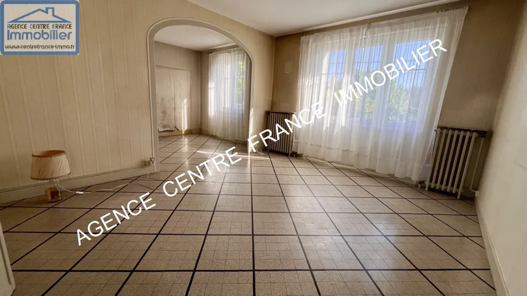 Pièces - Maison avec Jardin et Garage à Trouy Nord