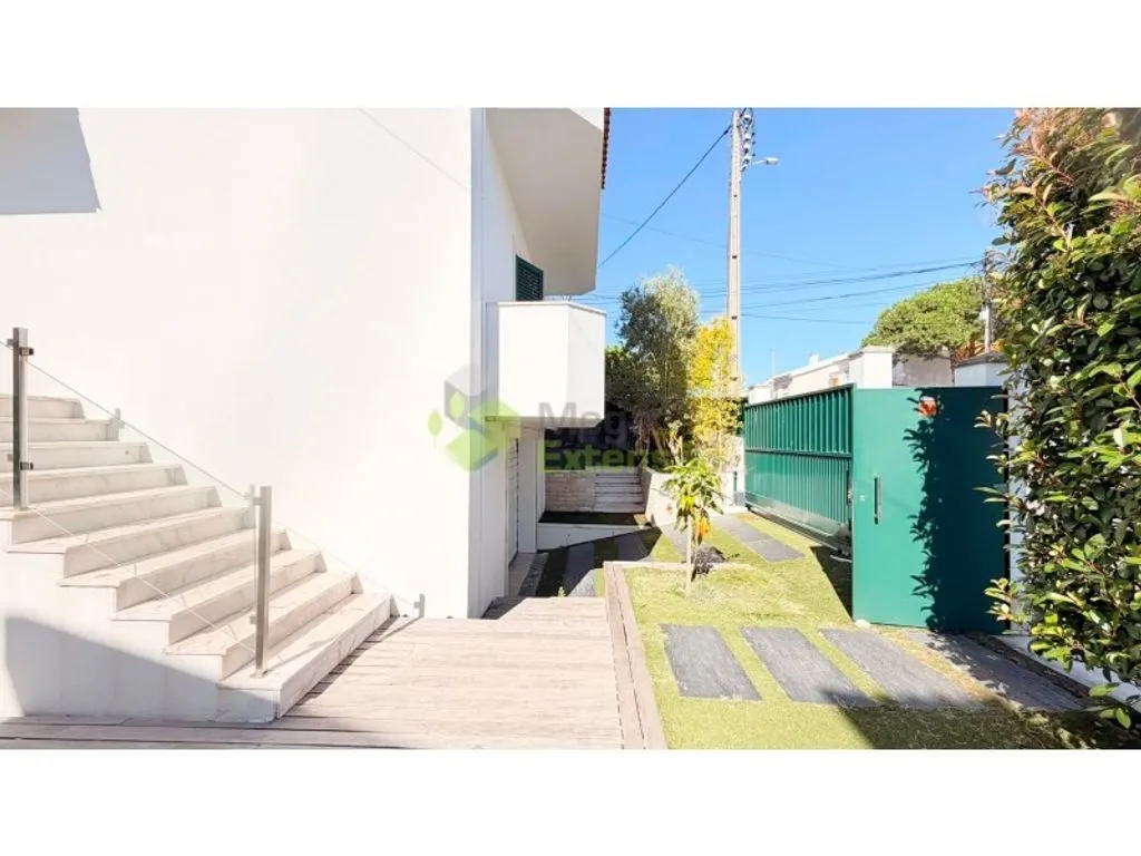 4 Bedroom Villa with Pool near Cascais