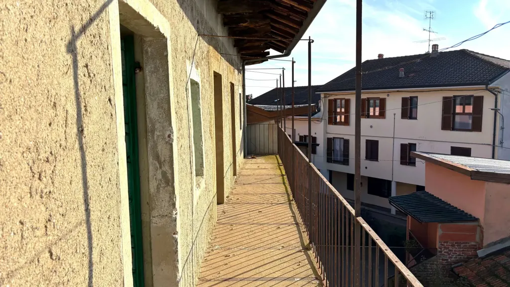 Balcon - Rustic Property with Courtyard in Gattico-Veruno