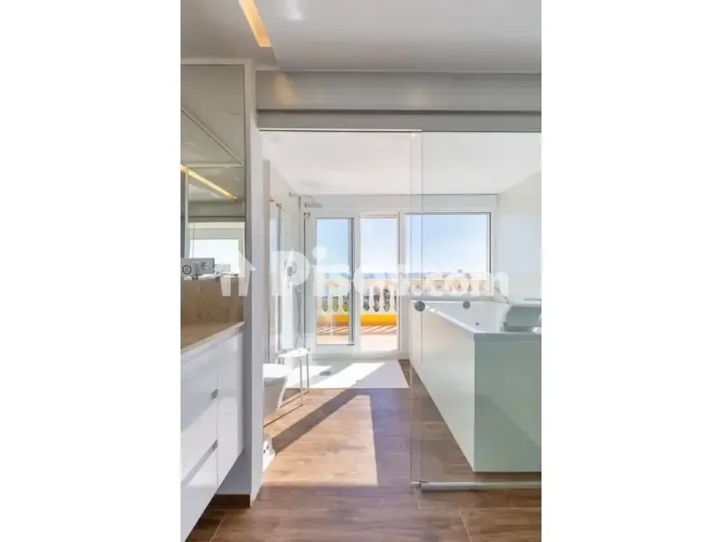 Vannitoad - Seafront Terraced House in Cullera