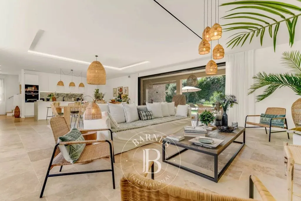 Living Room - Luxury Villa with Pool in Saint-Tropez
