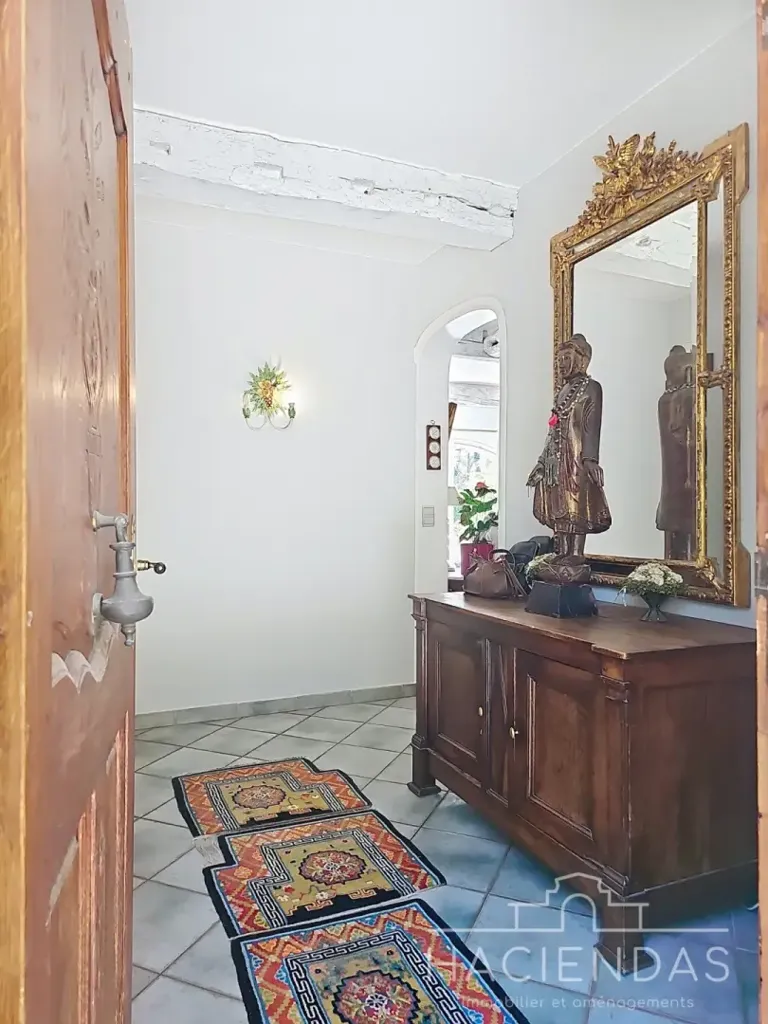 hallway_entrance