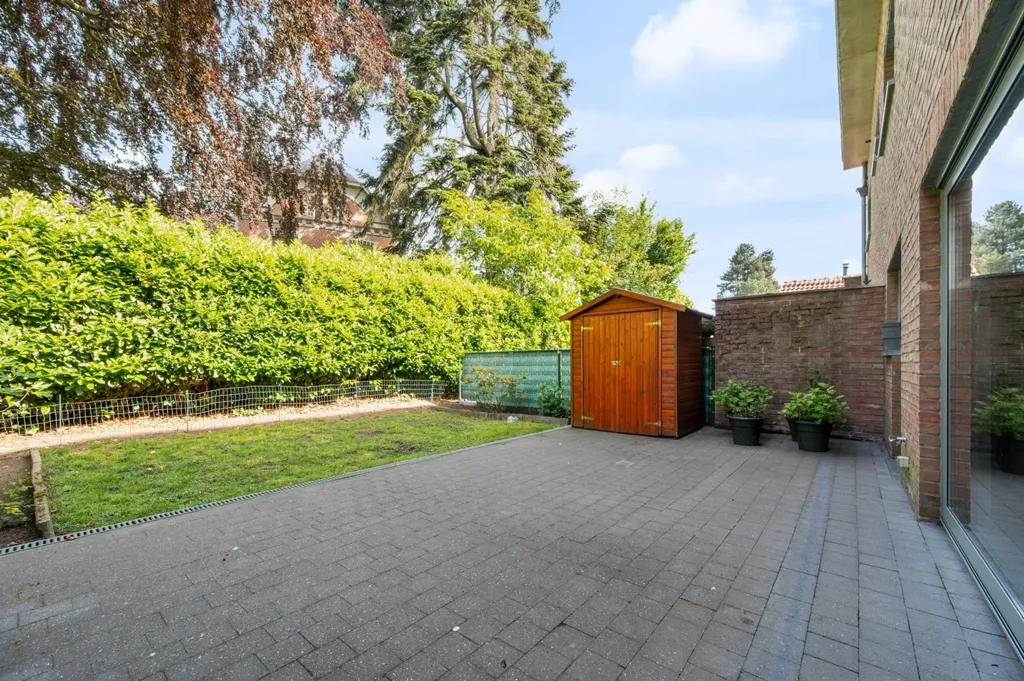 Jardin - Appartement Moderne avec Terrasse à Hamme