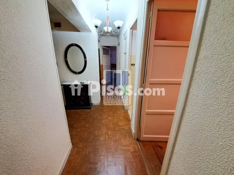Esik - Apartment with Balcony in San Francisco