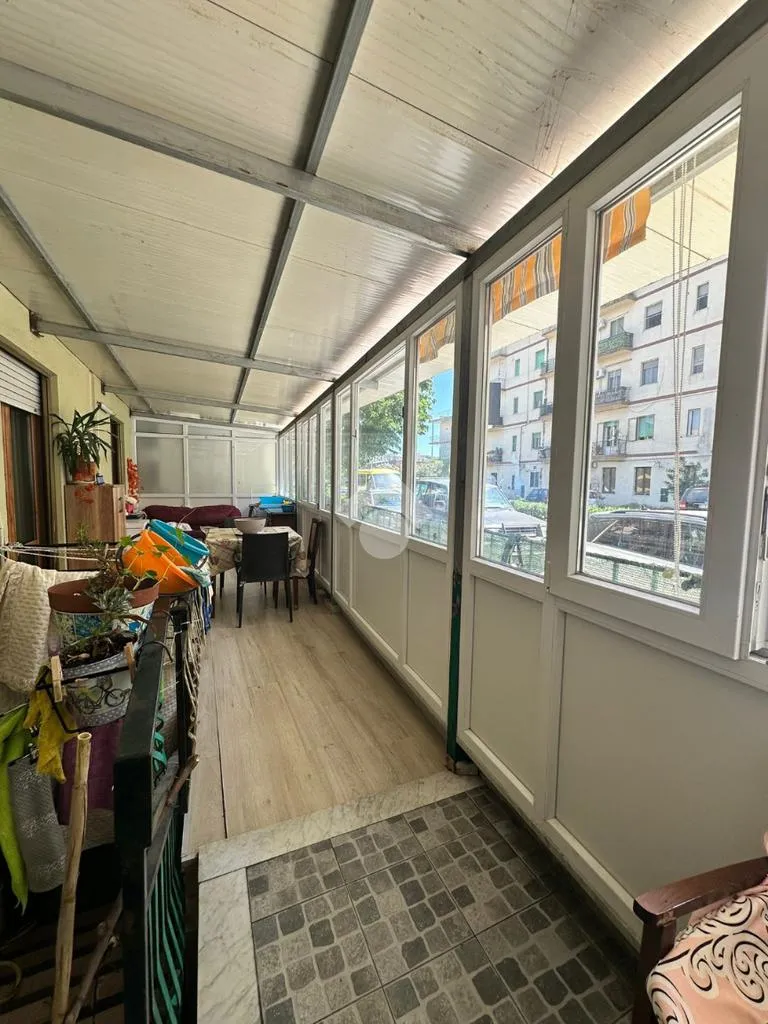 Terrass - Three-Bedroom Apartment with Balcony in Crotone