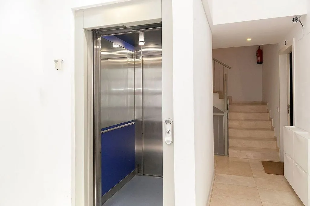 Hallway - Duplex with Terrace in La Salut, Barcelona