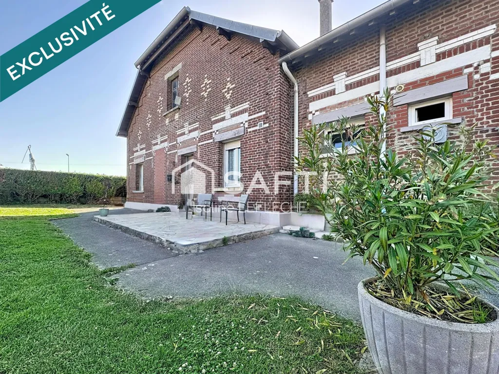 Jardin - Maison en Brique avec Garage et Dépendances près de Péronne
