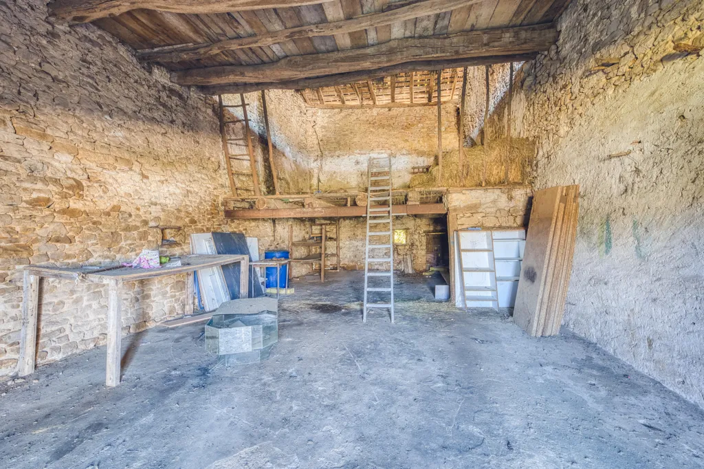 Pièces - Maison en Pierre avec Terrain à Bohas