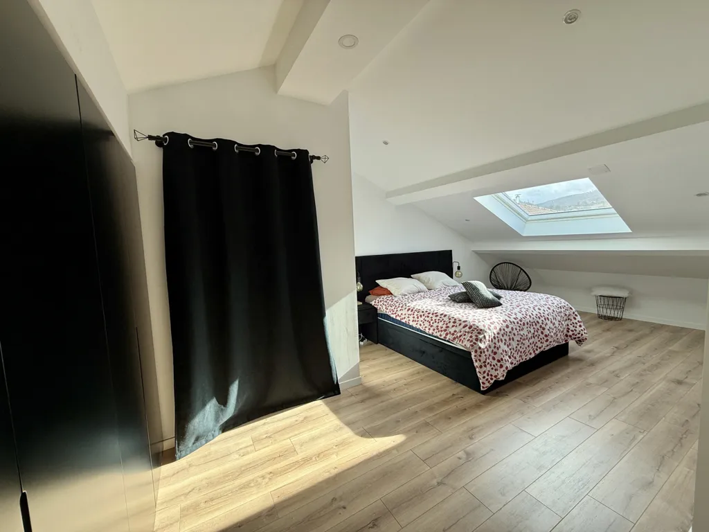 Chambres - Appartement avec Tropezienne et Terrasse Sud à Saint-Étienne