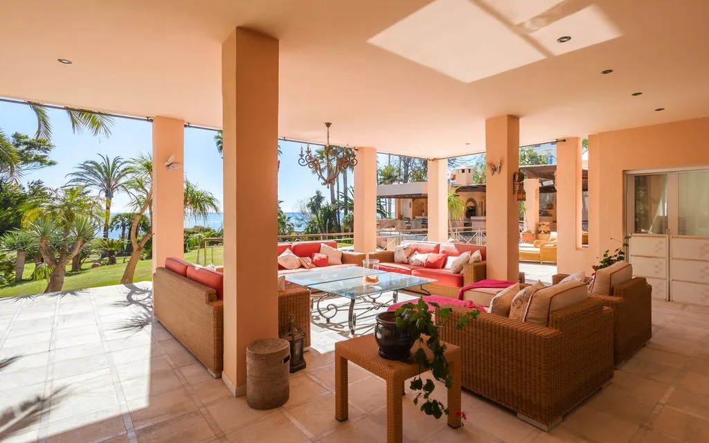 Terrasse - Beachfront Villa with Pool in Estepona
