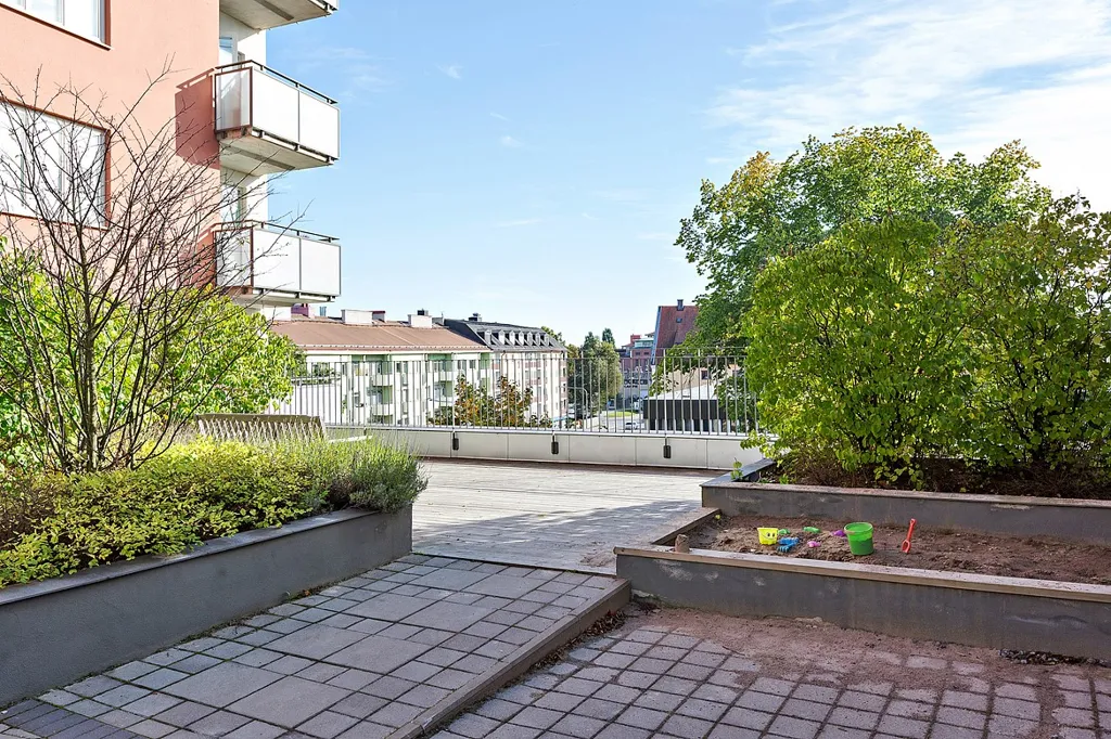 Jardin - Modern Flat with French Balcony in Central Uppsala