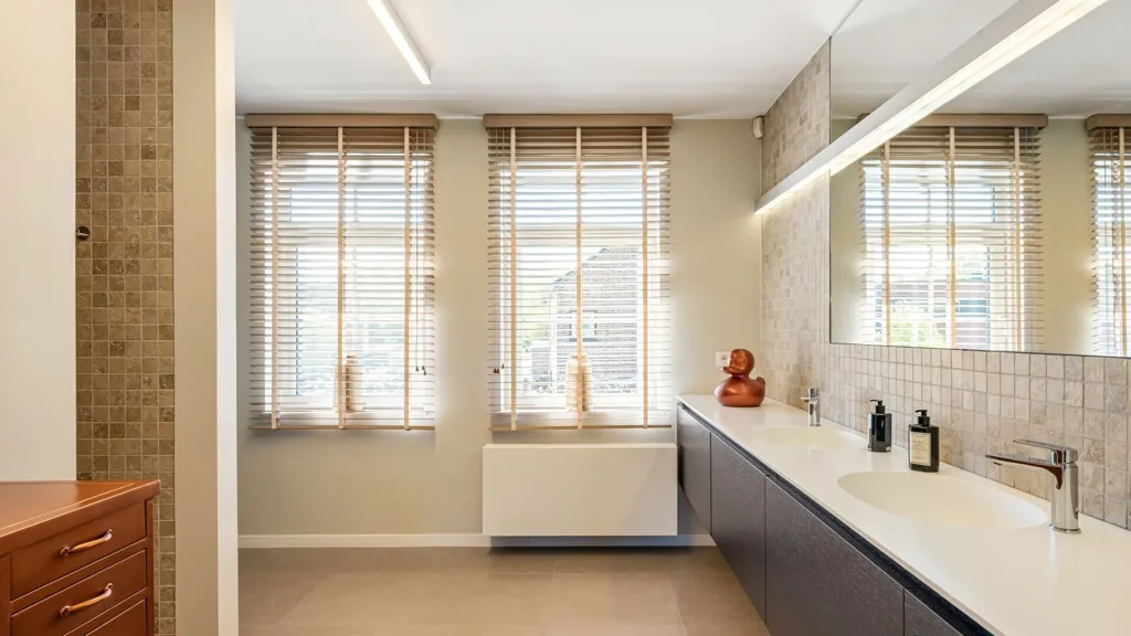 Bathrooms - Stately Villa with Garden in Romershoven