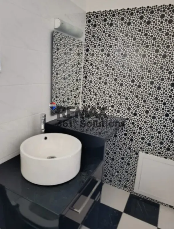 Bathrooms - Apartment with Sea View in Drapetsona