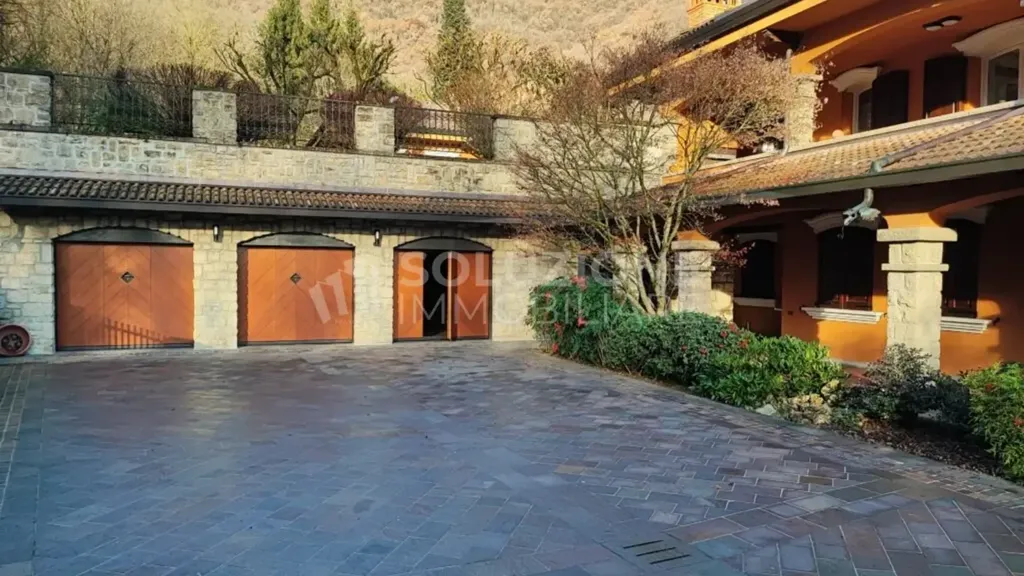 Välivaade - Prestigious Villa with Pool in Alzano Lombardo