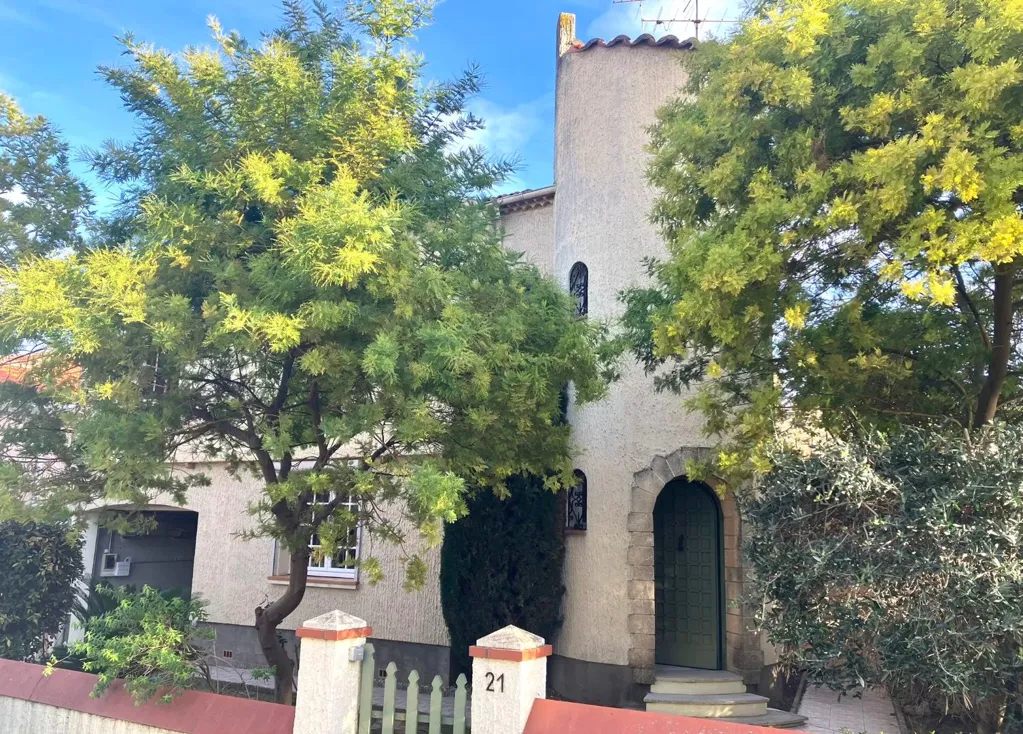 Esterno - Character House with Cathedral Ceiling in Quiet Area