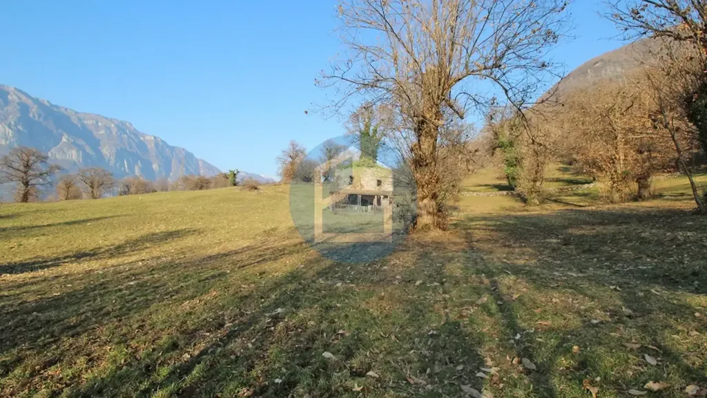 Aed - Rustic Casale with Large Garden in Gianico