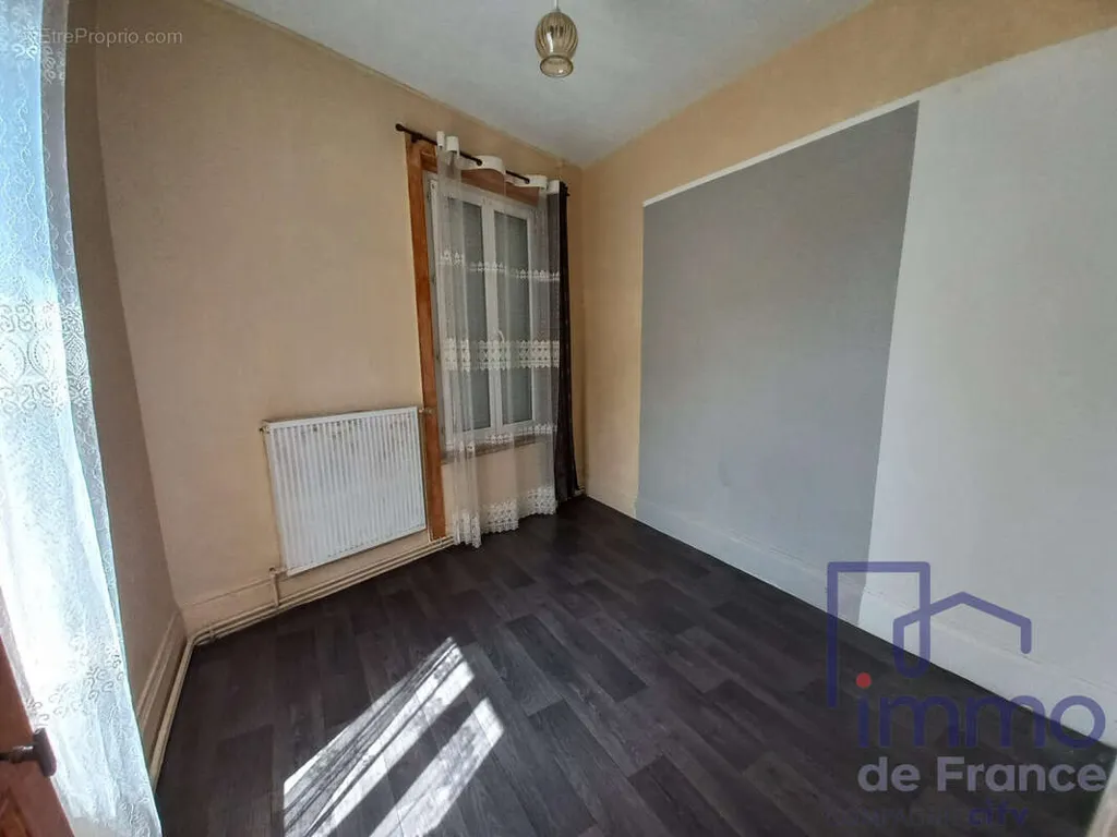 Toad - 3-Bed Apartment in Saint-Étienne
