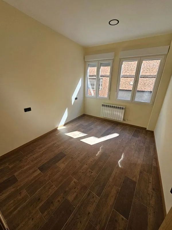 Rooms - Bright 2-Bedroom Flat in Jesús District, Zaragoza