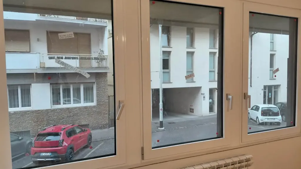 Pièces - Rustic-Style Apartment with Veranda in Florence