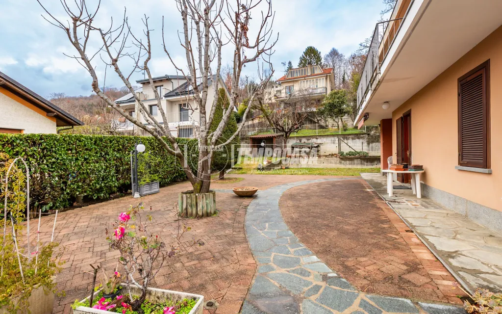 Aed - Panoramic Villa with Garden in Almese