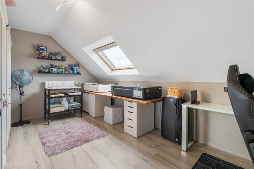 Bureau - Wohnung mit Solaranlage in Moorslede