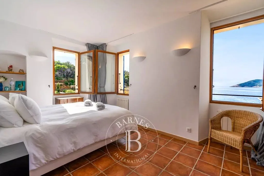 Magamistoad - Luxury Villa with Helipad near Calvi