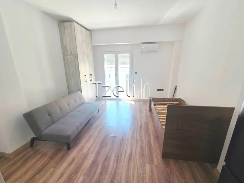Magamistoad - Renovated Studio with Balcony in Patras Centre