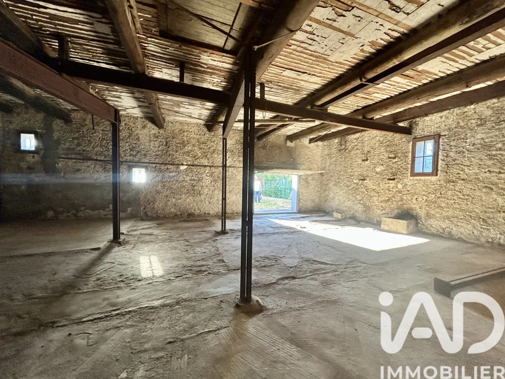 Pièces - Maison de Caractère avec Cours à Montblanc