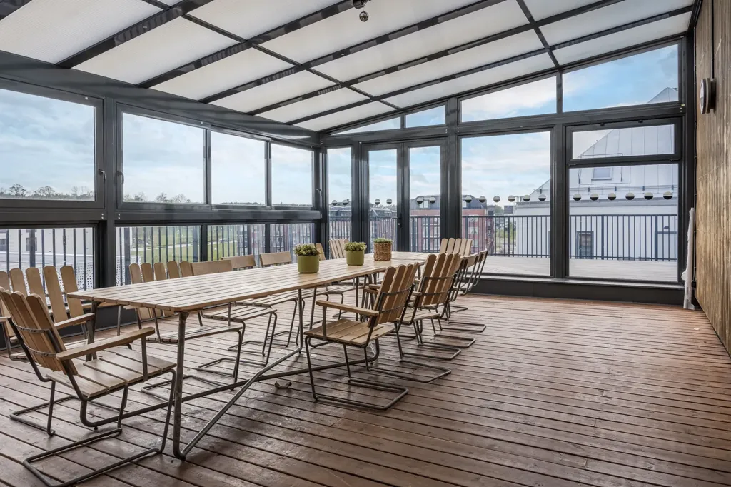 Terrasse - Modern Flat with Balcony in Södra Ladugårdsängen
