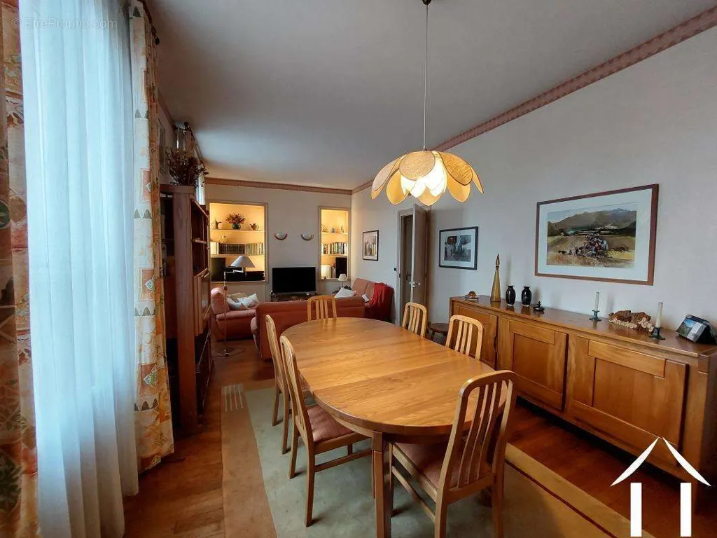 Salle à manger - Maison de 5 Chambres au Centre de Tonnerre