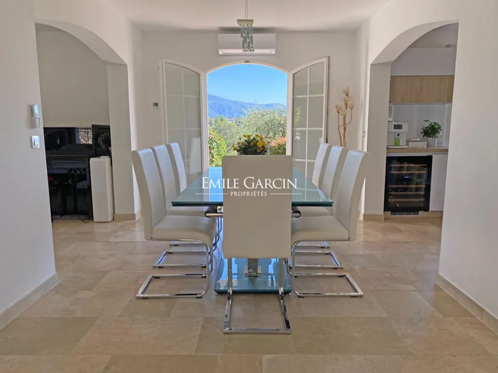Salle à manger - Maison avec Vue Panoramique à Valbonne