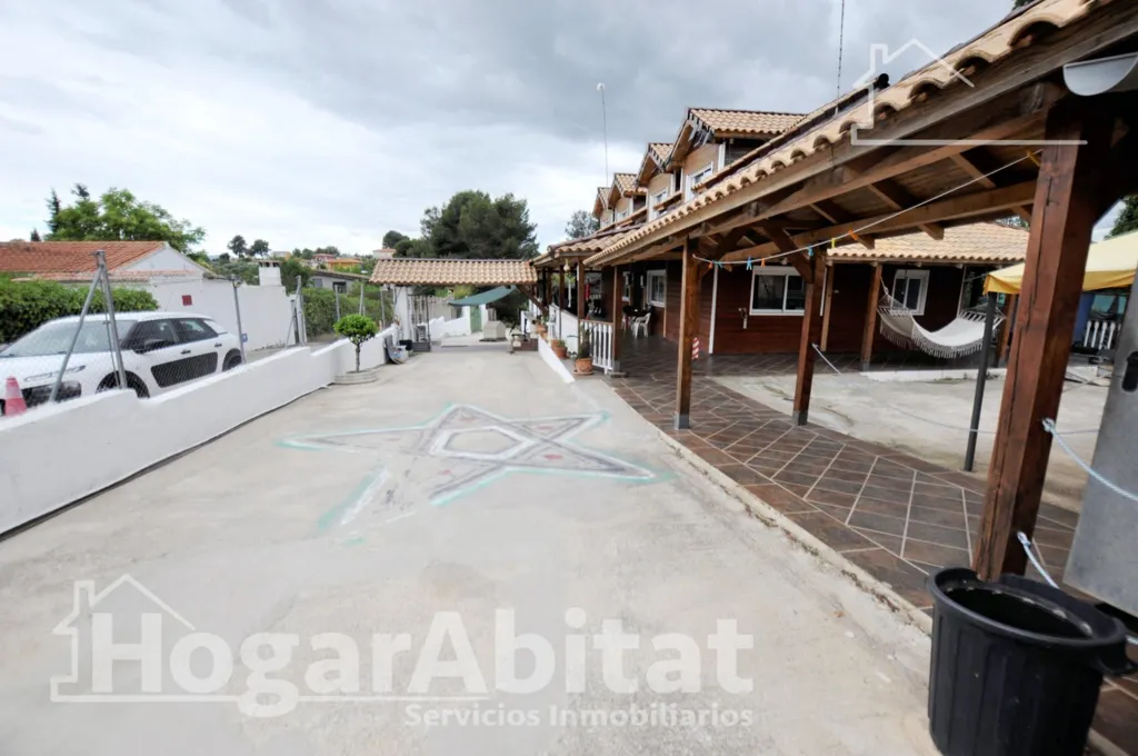 Extérieur - Semi-New Chalet with Terrace in Monserrat