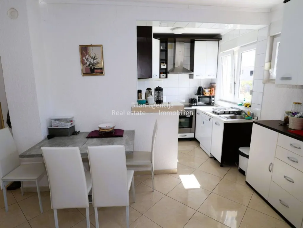 Söögituba - Two-Floor Apartments with Garden in Vodice