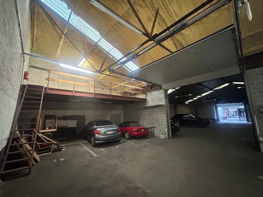 Garage - Garage avec Mezzanine à Leuven