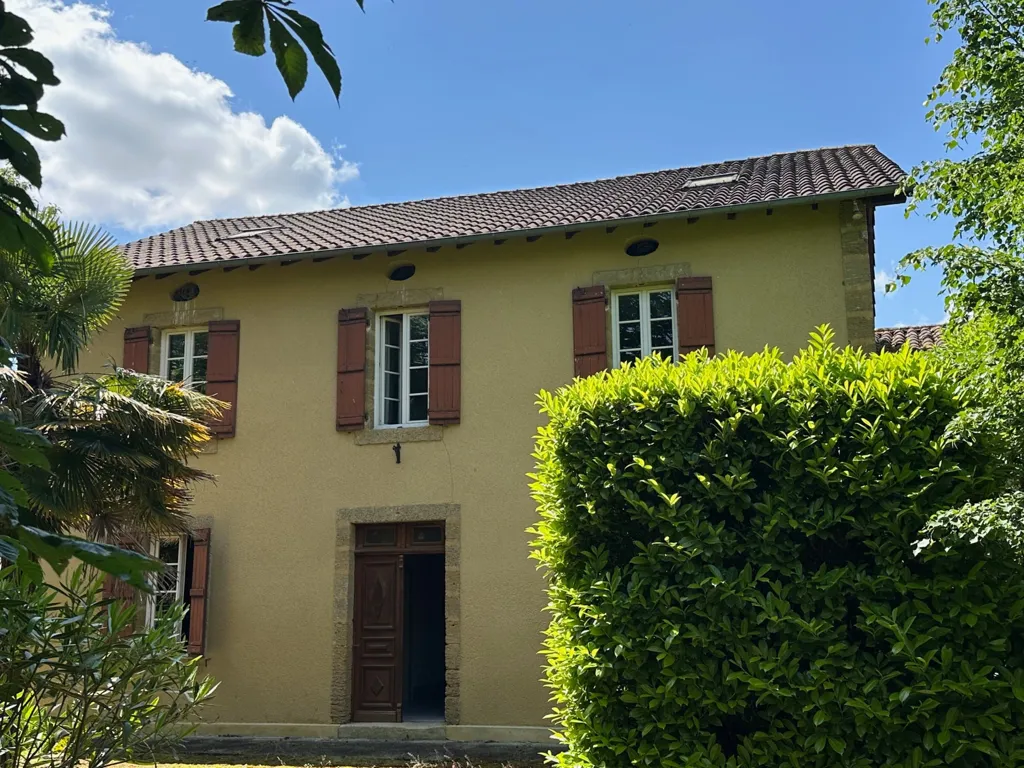 Extérieur - Maison de 8 Chambres avec Jardin et Vue à Rénover